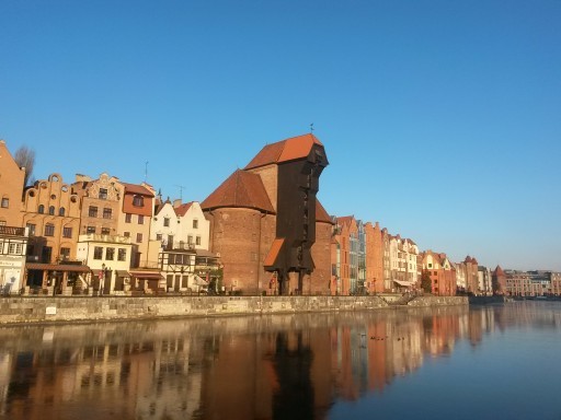 Lo skyline più famoso di Danzica, con l'antica gru in legno al centro