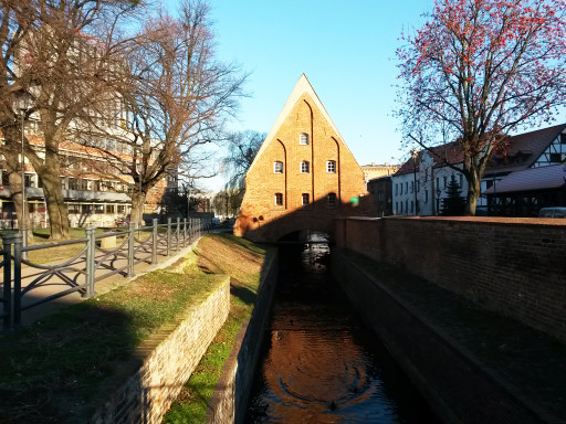 Il Vecchio Mulino ad acqua su uno degli affascinanti canali della Città Vecchia